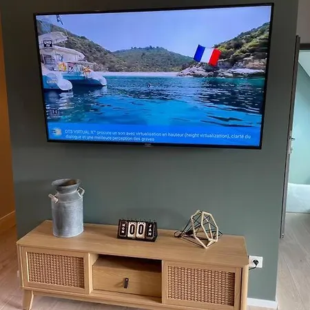 Loft Neuf Avec Bain Jacuzzi Et Terrasse アパート *